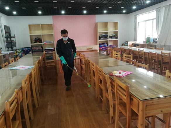 应对新学期的开学 全力做好消杀工作 筑牢疫情防控安全防线